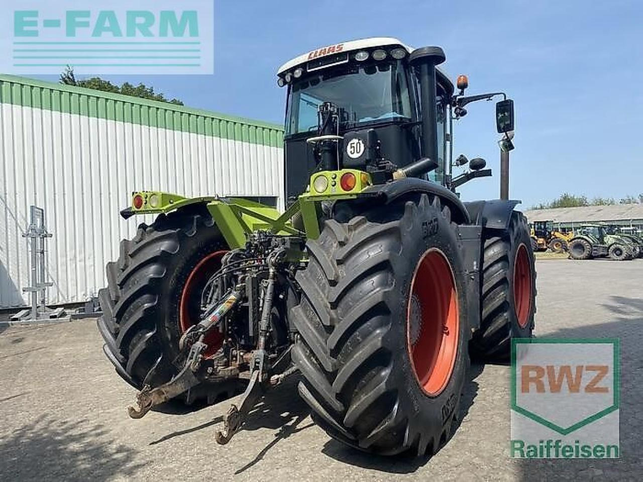 CLAAS xerion 3300 trac vc TRAC VC - Traktor: 2 kép. CLAAS xerion 3300 trac vc TRAC VC - Traktor: 2 kép.