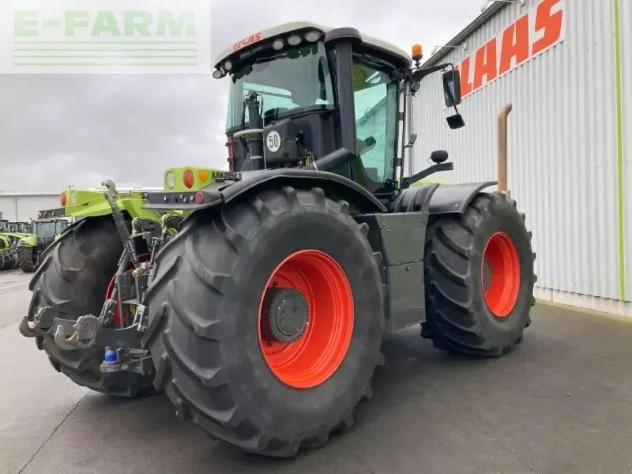 Traktor CLAAS xerion 3800 trac vc TRAC VC: 9 kép. Traktor CLAAS xerion 3800 trac vc TRAC VC: 9 kép.