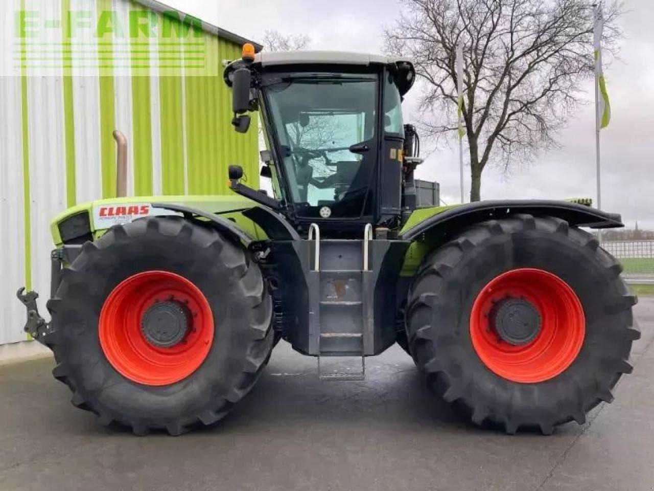 CLAAS xerion 3800 trac vc TRAC VC - Traktor: 5 kép. CLAAS xerion 3800 trac vc TRAC VC - Traktor: 5 kép.