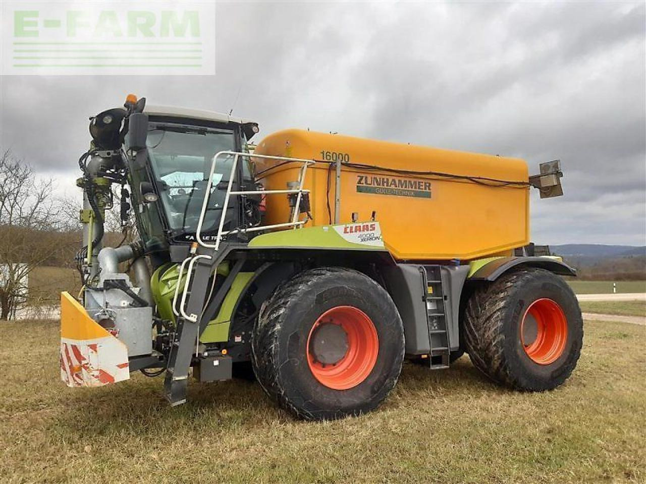 CLAAS xerion 4000 saddle trac SADDLE TRAC - Önjáró permetező: 3 kép. CLAAS xerion 4000 saddle trac SADDLE TRAC - Önjáró permetező: 3 kép.
