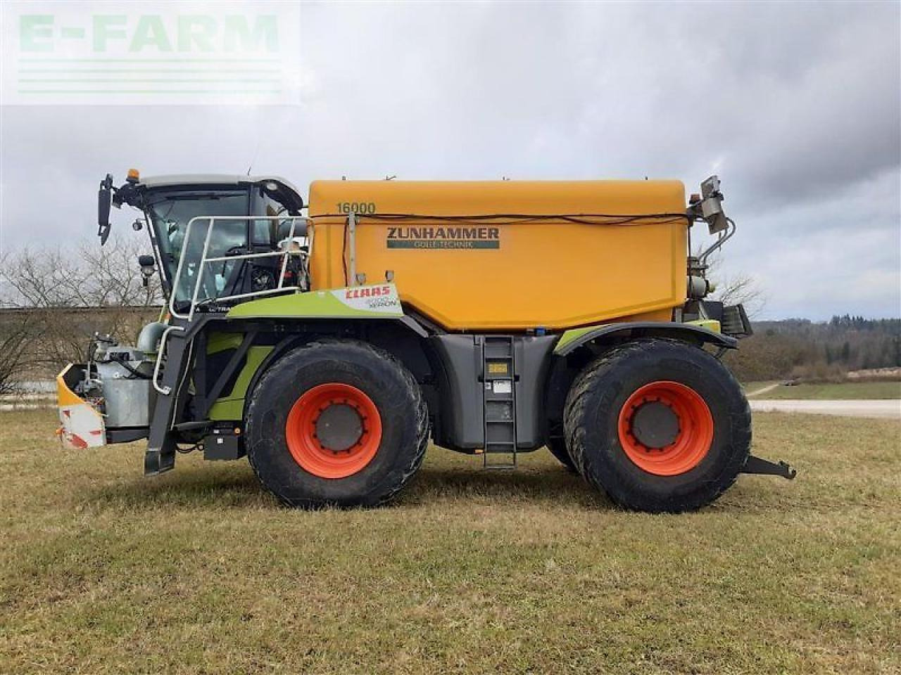 CLAAS xerion 4000 saddle trac SADDLE TRAC - Önjáró permetező: 4 kép. CLAAS xerion 4000 saddle trac SADDLE TRAC - Önjáró permetező: 4 kép.