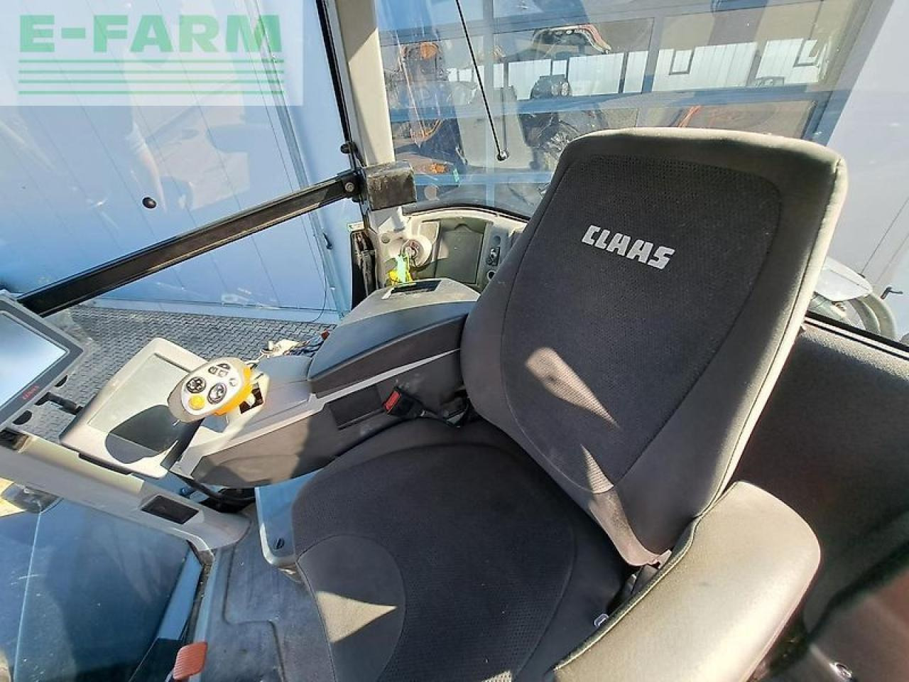 CLAAS xerion 4000 trac vc TRAC VC - Traktor: 4 kép. CLAAS xerion 4000 trac vc TRAC VC - Traktor: 4 kép.