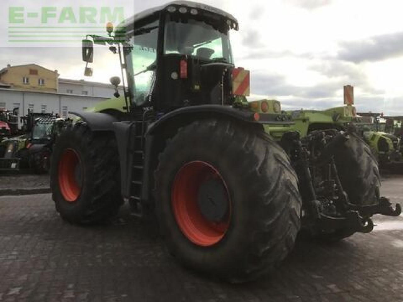 CLAAS xerion 4000 trac vc TRAC VC - Traktor: 4 kép. CLAAS xerion 4000 trac vc TRAC VC - Traktor: 4 kép.