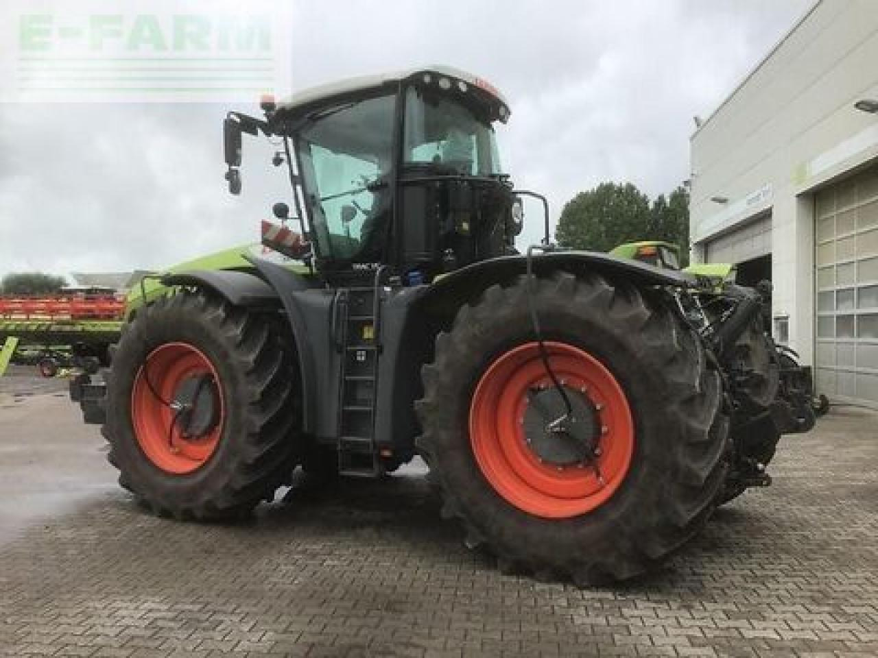 CLAAS xerion 4200 trac vc TRAC VC - Traktor: 4 kép. CLAAS xerion 4200 trac vc TRAC VC - Traktor: 4 kép.