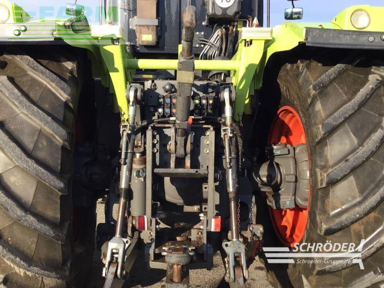 CLAAS xerion 4500 - Traktor: 5 kép. CLAAS xerion 4500 - Traktor: 5 kép.