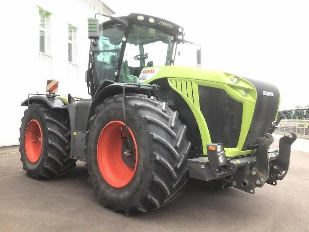 CLAAS xerion 5000 trac TRAC - Traktor: 3 kép. CLAAS xerion 5000 trac TRAC - Traktor: 3 kép.