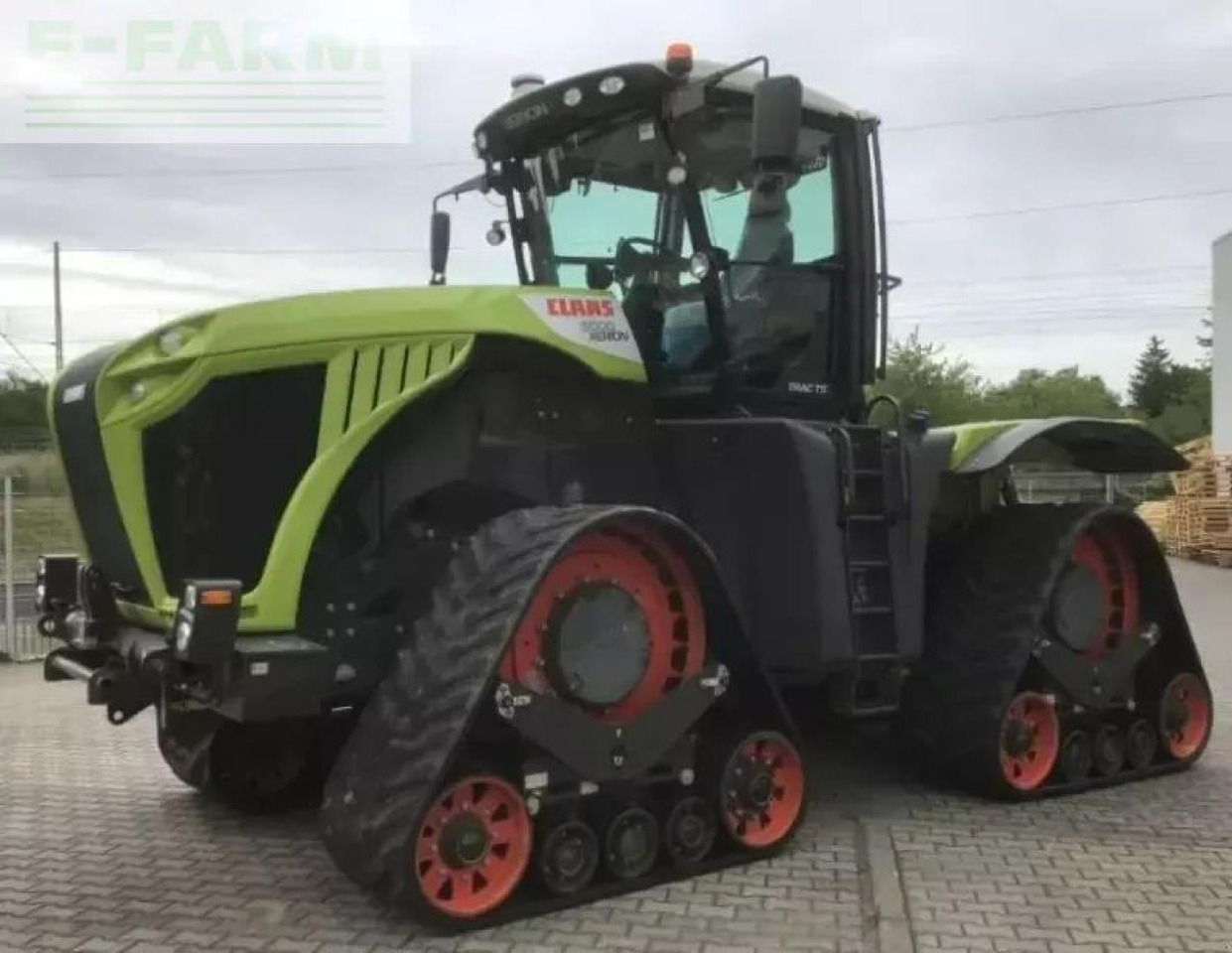 CLAAS xerion 5000 trac ts TRAC TS - Traktor: 1 kép. CLAAS xerion 5000 trac ts TRAC TS - Traktor: 1 kép.
