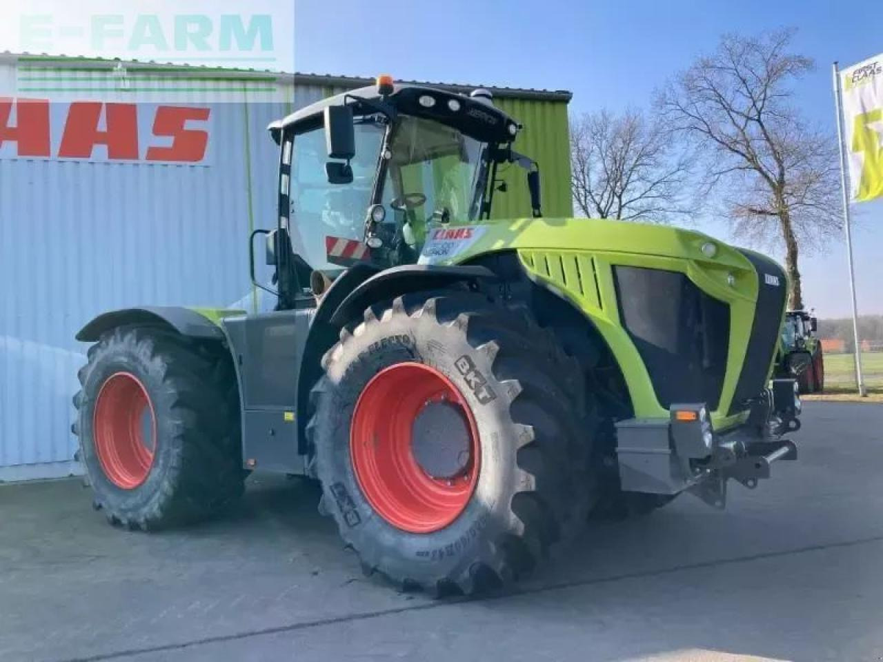 CLAAS xerion 5000 trac vc TRAC VC - Traktor: 3 kép. CLAAS xerion 5000 trac vc TRAC VC - Traktor: 3 kép.