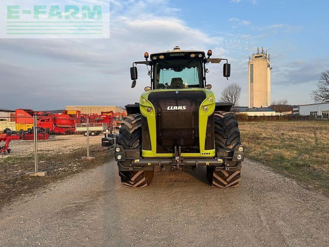 CLAAS xerion 5000 trac vc TRAC VC - Traktor: 2 kép. CLAAS xerion 5000 trac vc TRAC VC - Traktor: 2 kép.