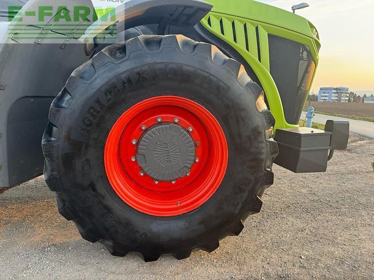 CLAAS xerion 5000 trac vc TRAC VC - Traktor: 5 kép. CLAAS xerion 5000 trac vc TRAC VC - Traktor: 5 kép.