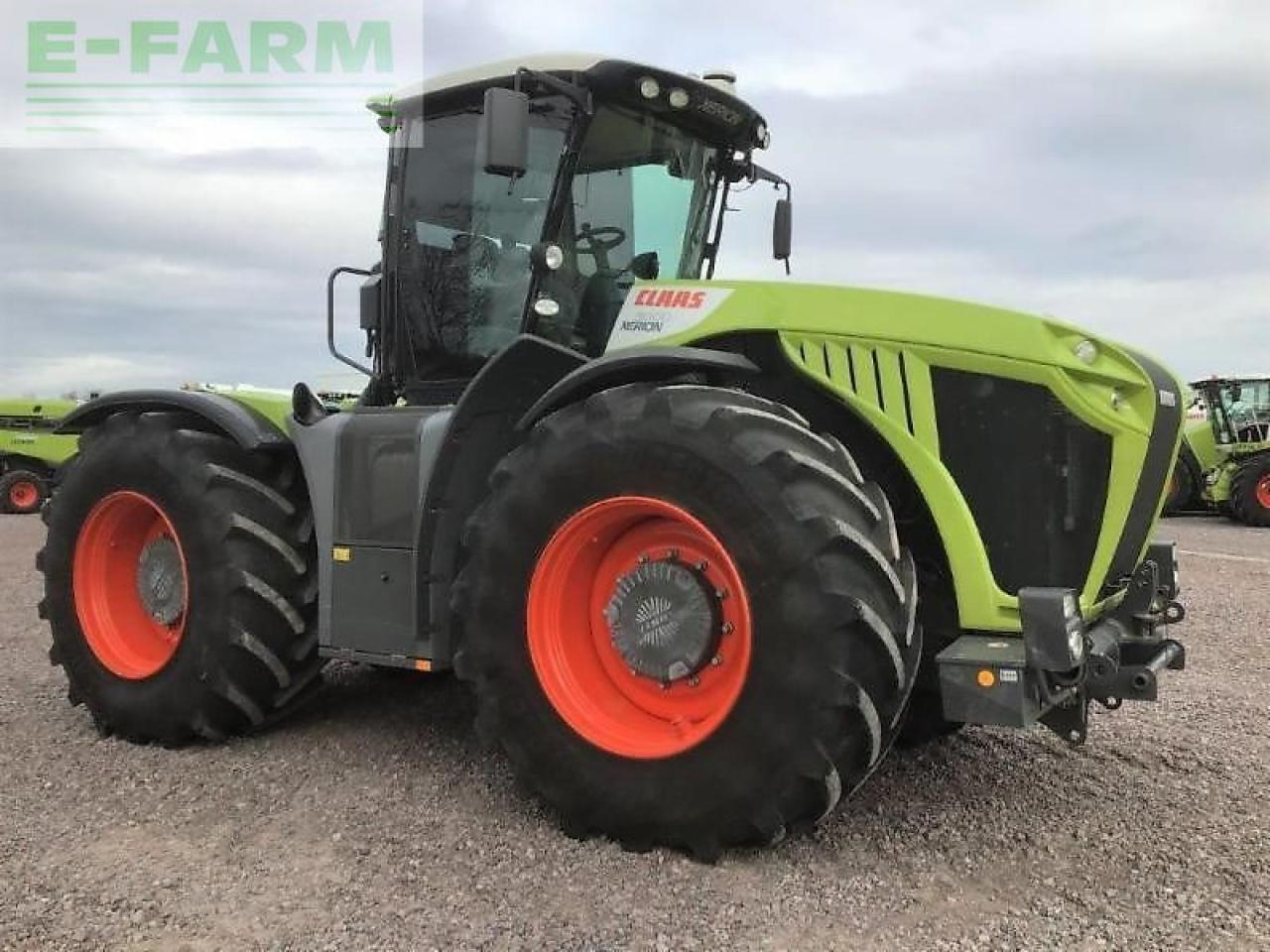 CLAAS xerion 5000 trac vc TRAC VC - Traktor: 3 kép. CLAAS xerion 5000 trac vc TRAC VC - Traktor: 3 kép.