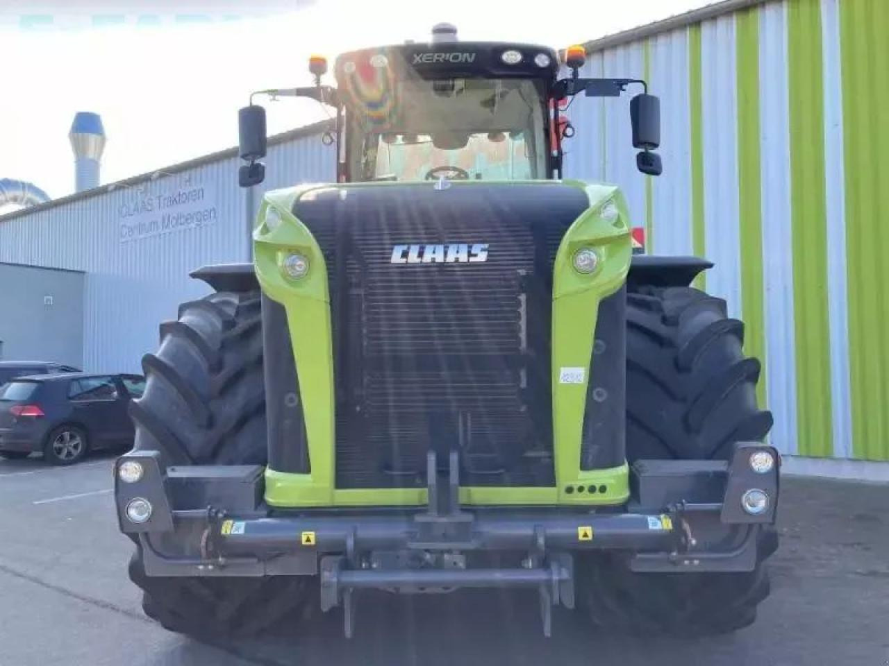 CLAAS xerion 5000 trac vc TRAC VC - Traktor: 2 kép. CLAAS xerion 5000 trac vc TRAC VC - Traktor: 2 kép.