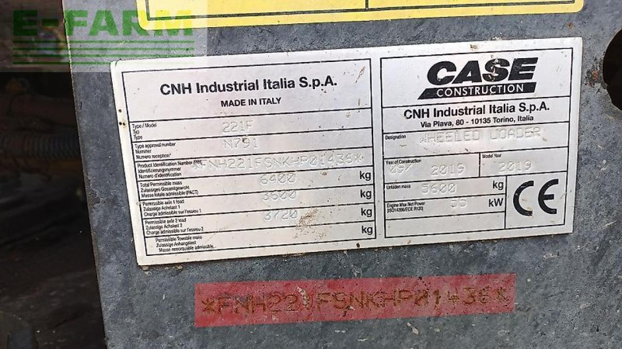 Case-IH 221 f - Minikotró: 5 kép. Case-IH 221 f - Minikotró: 5 kép.