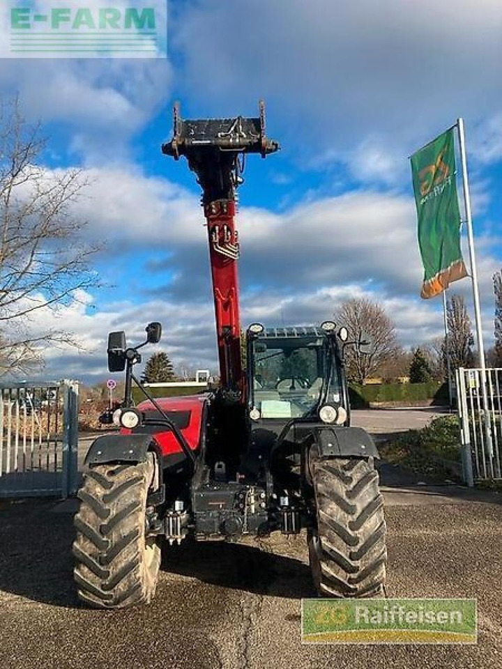 Case-IH 635 farmlift teleskopl - Traktor: 2 kép. Case-IH 635 farmlift teleskopl - Traktor: 2 kép.