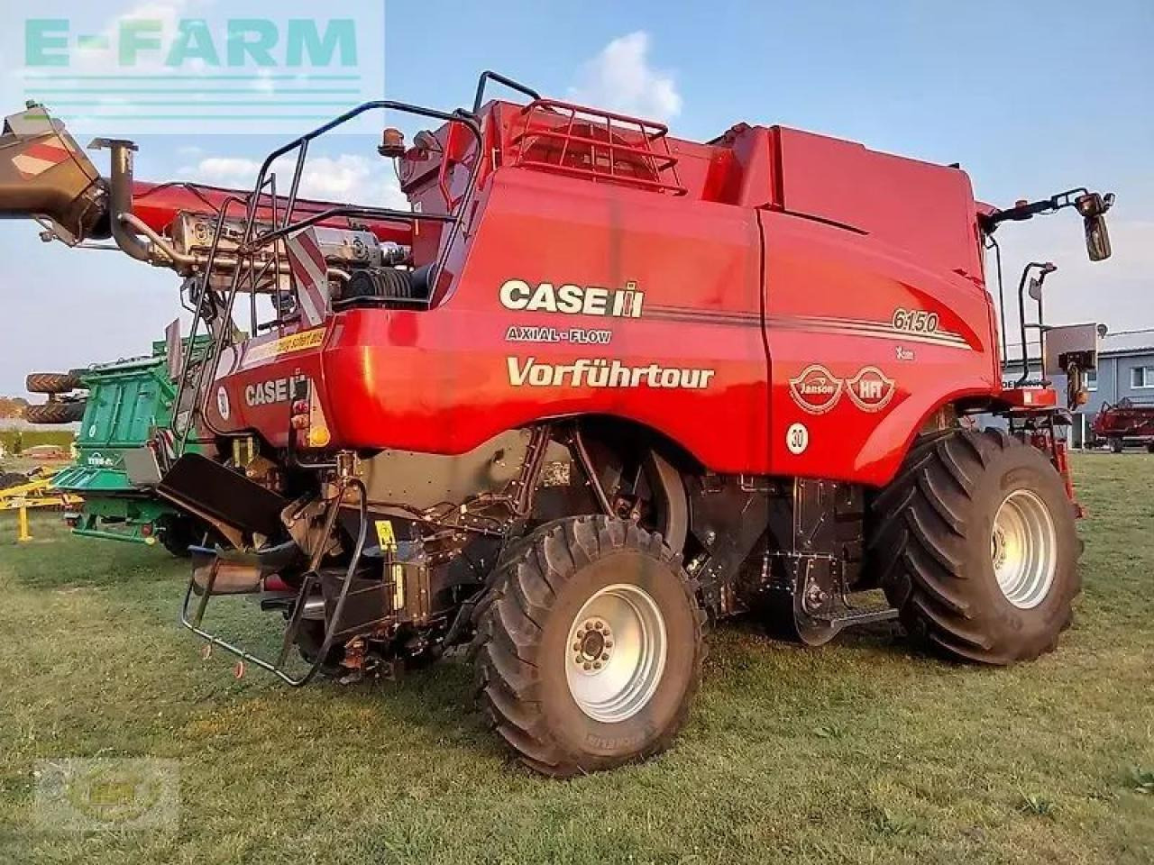 Case-IH axial-flow 6150 inkl. schneidwerk 7,62 m und wagen - Kombájn: 5 kép. Case-IH axial-flow 6150 inkl. schneidwerk 7,62 m und wagen - Kombájn: 5 kép.