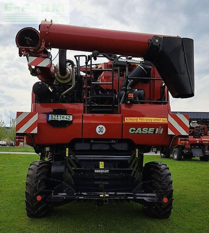 Case-IH axial flow 8250 sts - Kombájn: 4 kép. Case-IH axial flow 8250 sts - Kombájn: 4 kép.