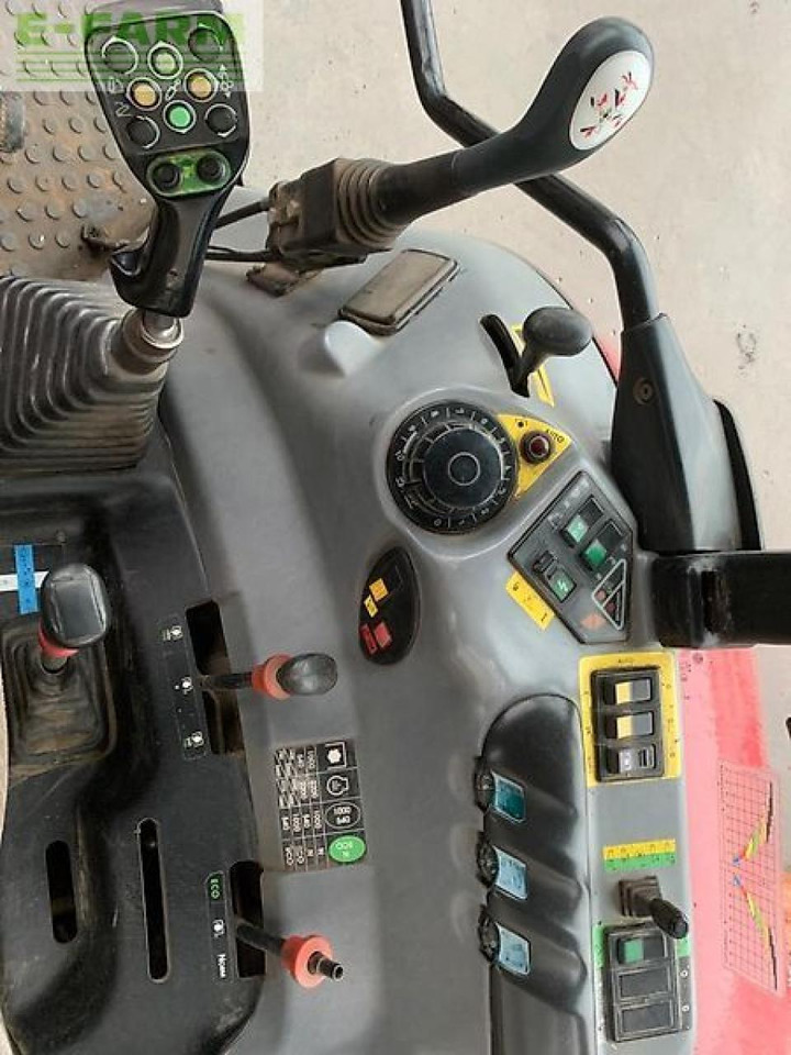 Case-IH cs 120 mit stoll frontlader - Traktor: 4 kép. Case-IH cs 120 mit stoll frontlader - Traktor: 4 kép.