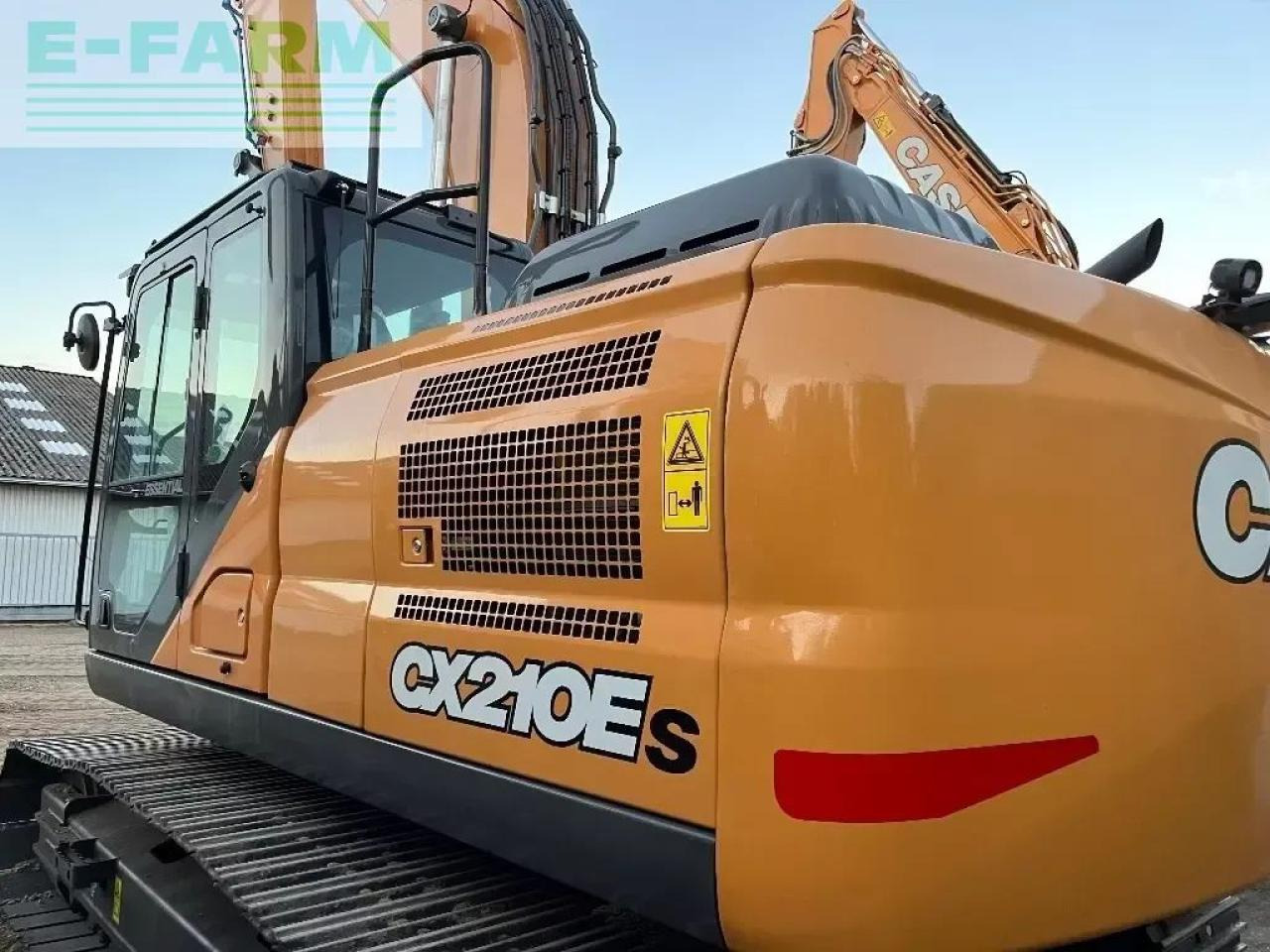 Case-IH cx210 e - Lánctalpas kotró: 3 kép. Case-IH cx210 e - Lánctalpas kotró: 3 kép.