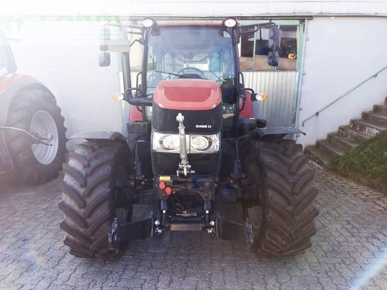 Case-IH farmall 100 a (stage v) - Traktor: 2 kép. Case-IH farmall 100 a (stage v) - Traktor: 2 kép.