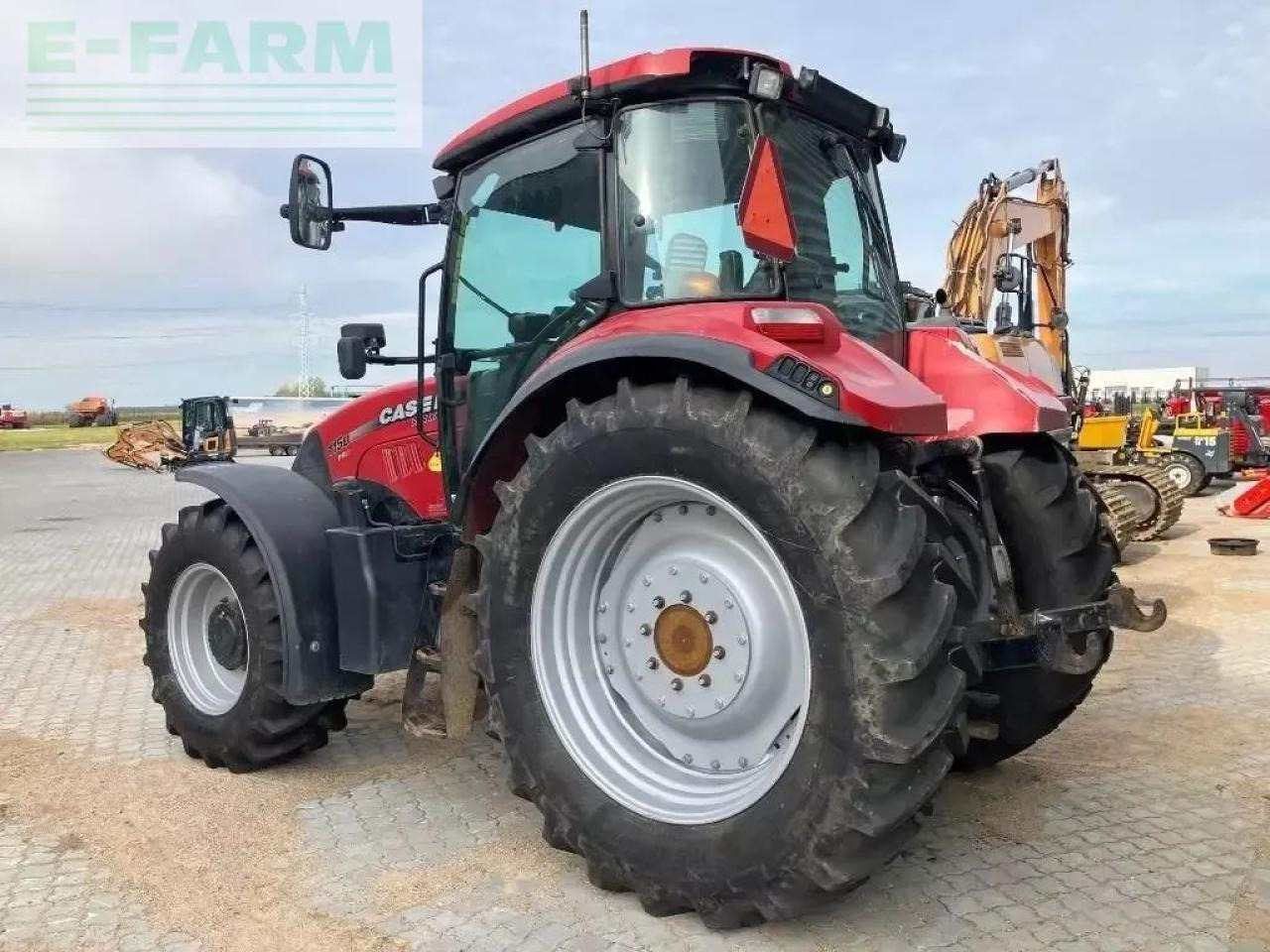 Case-IH farmall 115 u pro Pro - Traktor: 3 kép. Case-IH farmall 115 u pro Pro - Traktor: 3 kép.