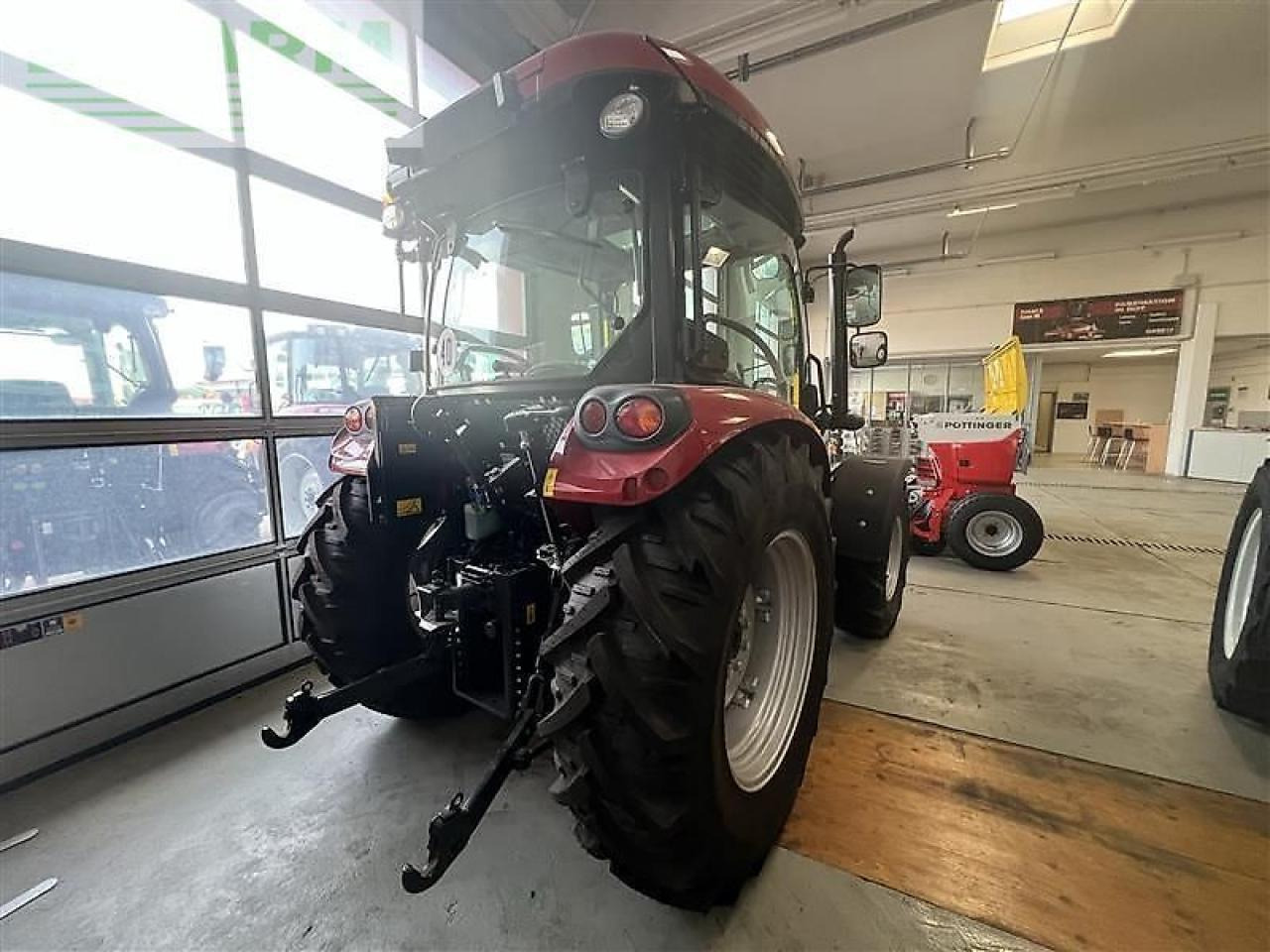 Case-IH farmall 65 a (stage v) - Traktor: 3 kép. Case-IH farmall 65 a (stage v) - Traktor: 3 kép.