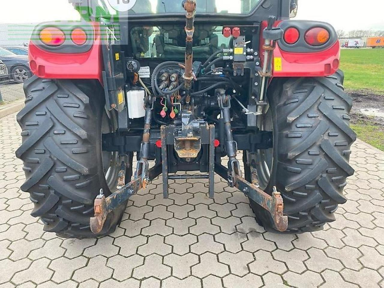 Traktor Case-IH farmall 75a: 6 kép.