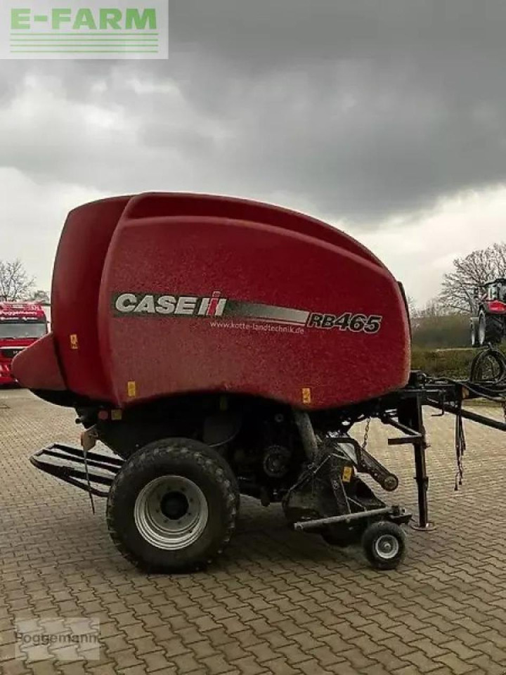 Kocka bálázó Case-IH rb465: 10 kép.