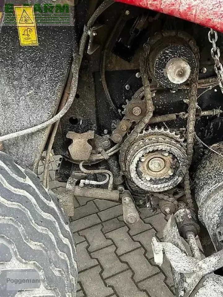Kocka bálázó Case-IH rb465: 12 kép.