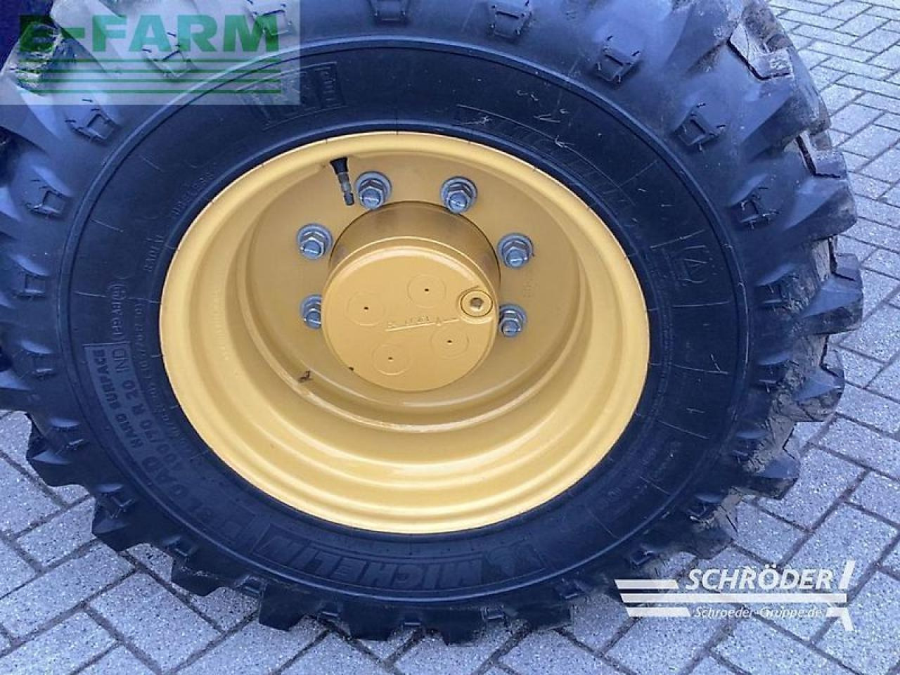Caterpillar 908 hl-14 - Minikotró: 3 kép. Caterpillar 908 hl-14 - Minikotró: 3 kép.