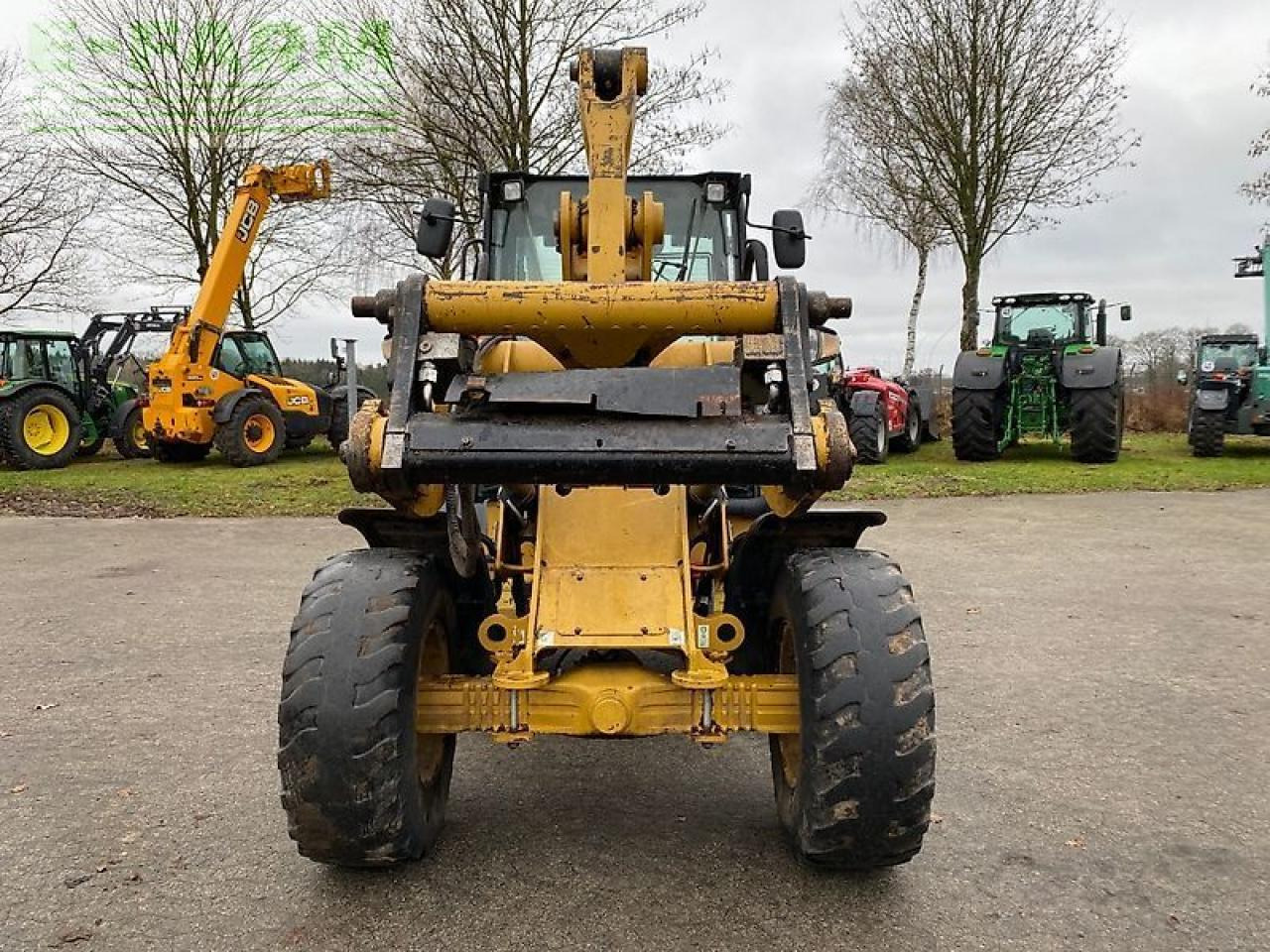 Caterpillar 908m - Minikotró: 3 kép. Caterpillar 908m - Minikotró: 3 kép.