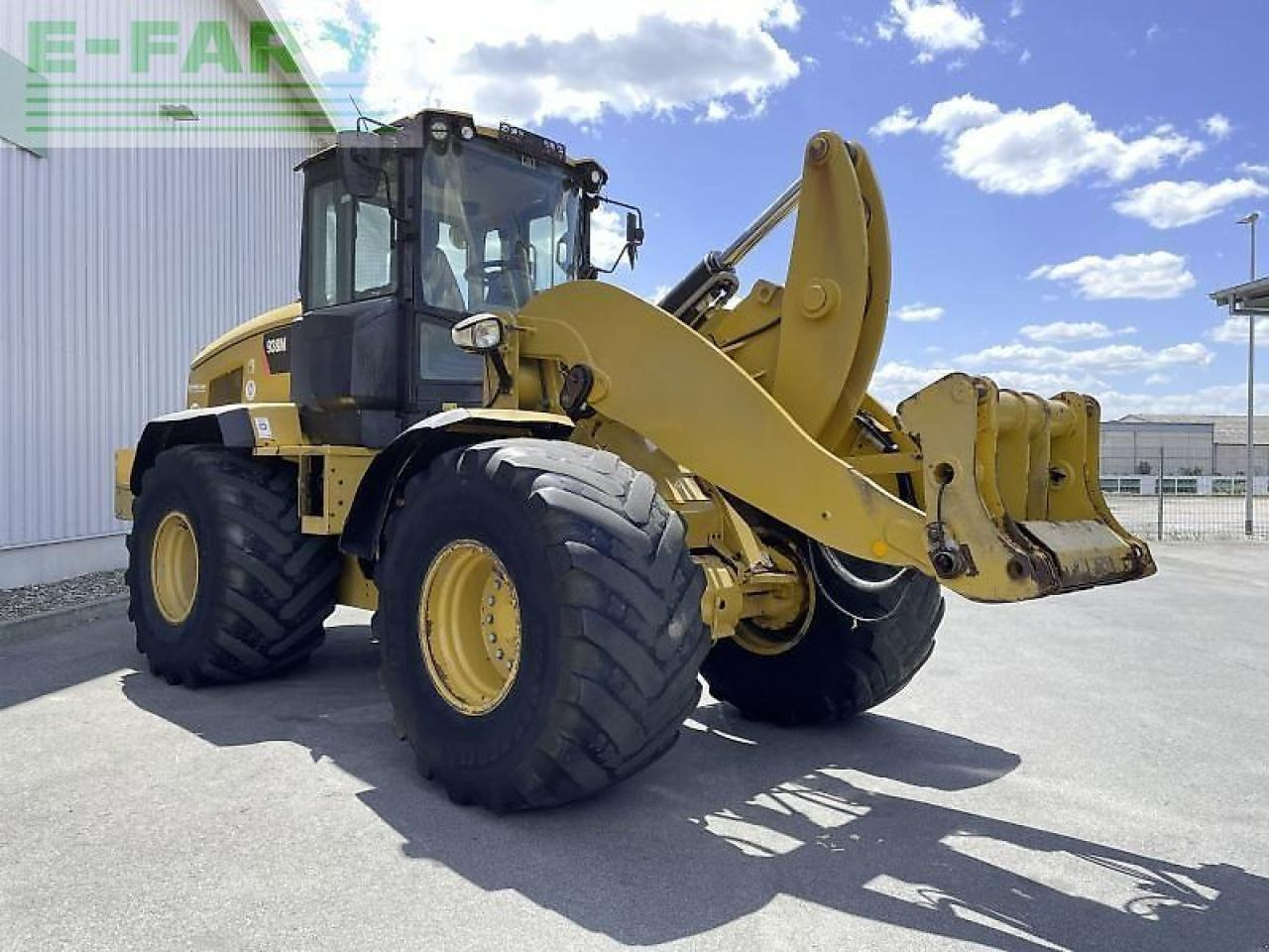 Caterpillar cat 938m - Minikotró: 3 kép. Caterpillar cat 938m - Minikotró: 3 kép.