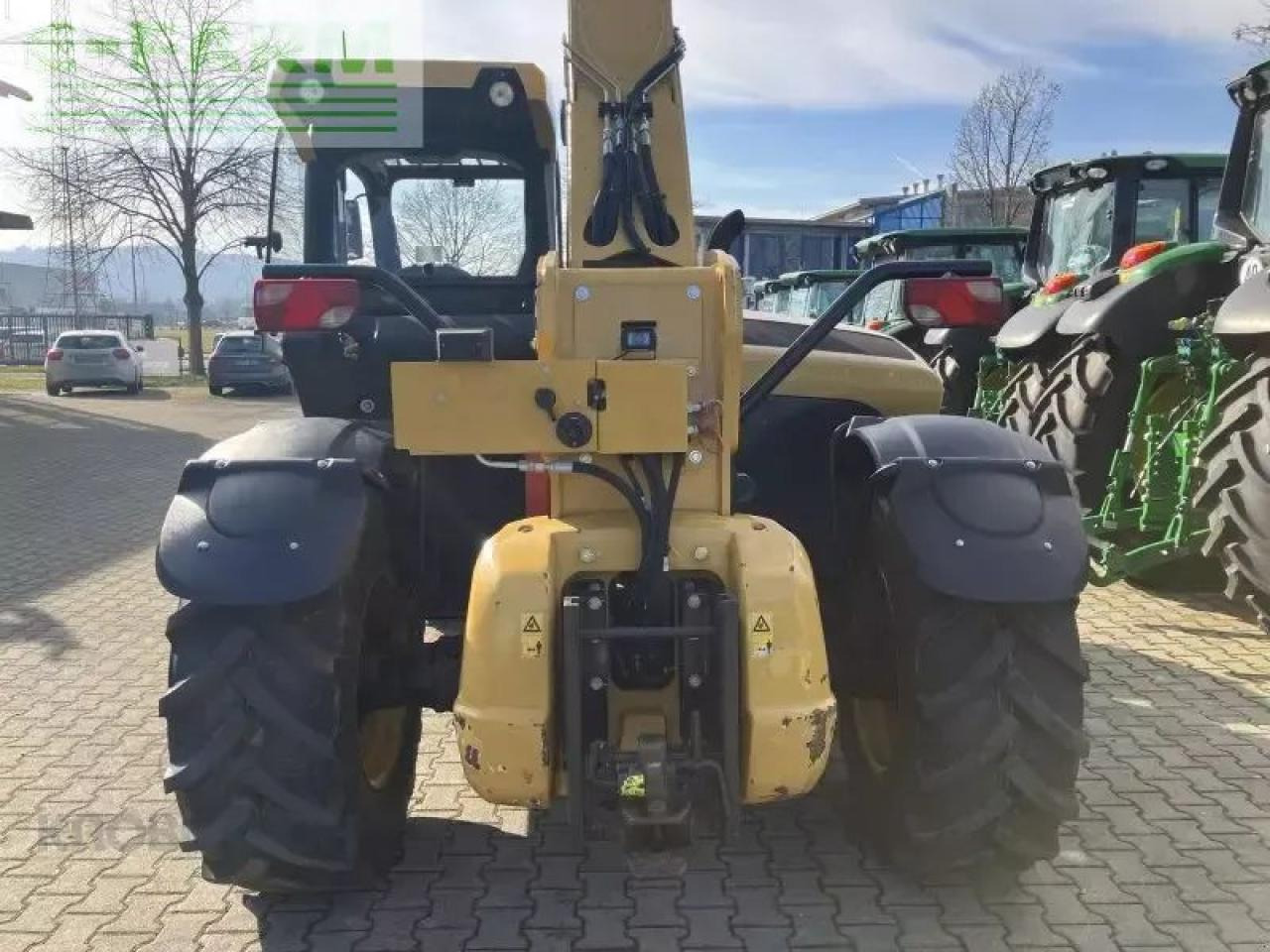 Caterpillar th 407 - Teleszkópos rakodó: 4 kép. Caterpillar th 407 - Teleszkópos rakodó: 4 kép.