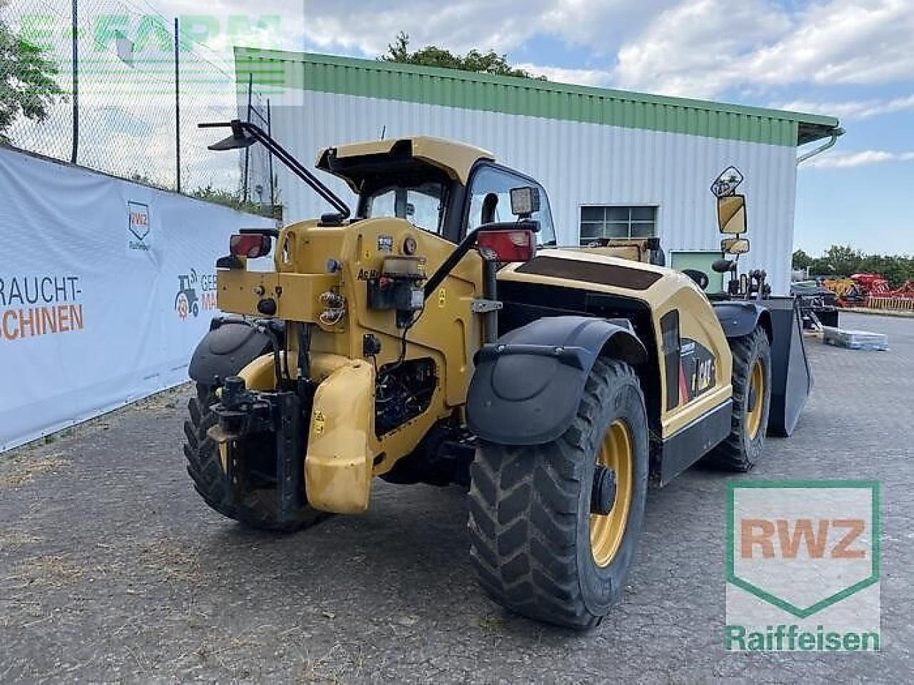 Caterpillar th 407c kompaktlad - Teleszkópos rakodó: 2 kép. Caterpillar th 407c kompaktlad - Teleszkópos rakodó: 2 kép.