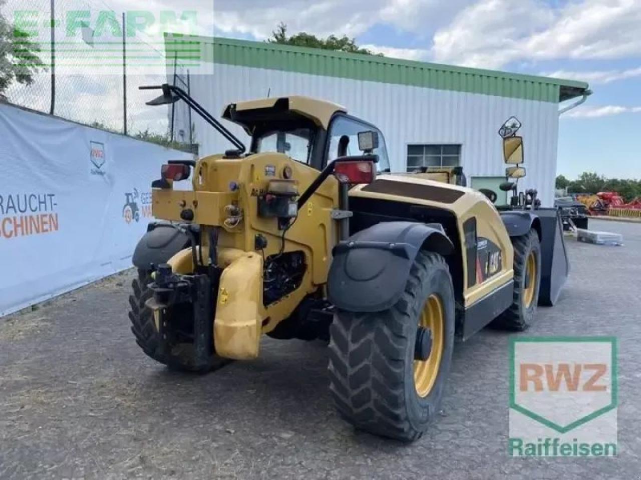 Caterpillar th 407c kompaktlad - Minikotró: 2 kép. Caterpillar th 407c kompaktlad - Minikotró: 2 kép.