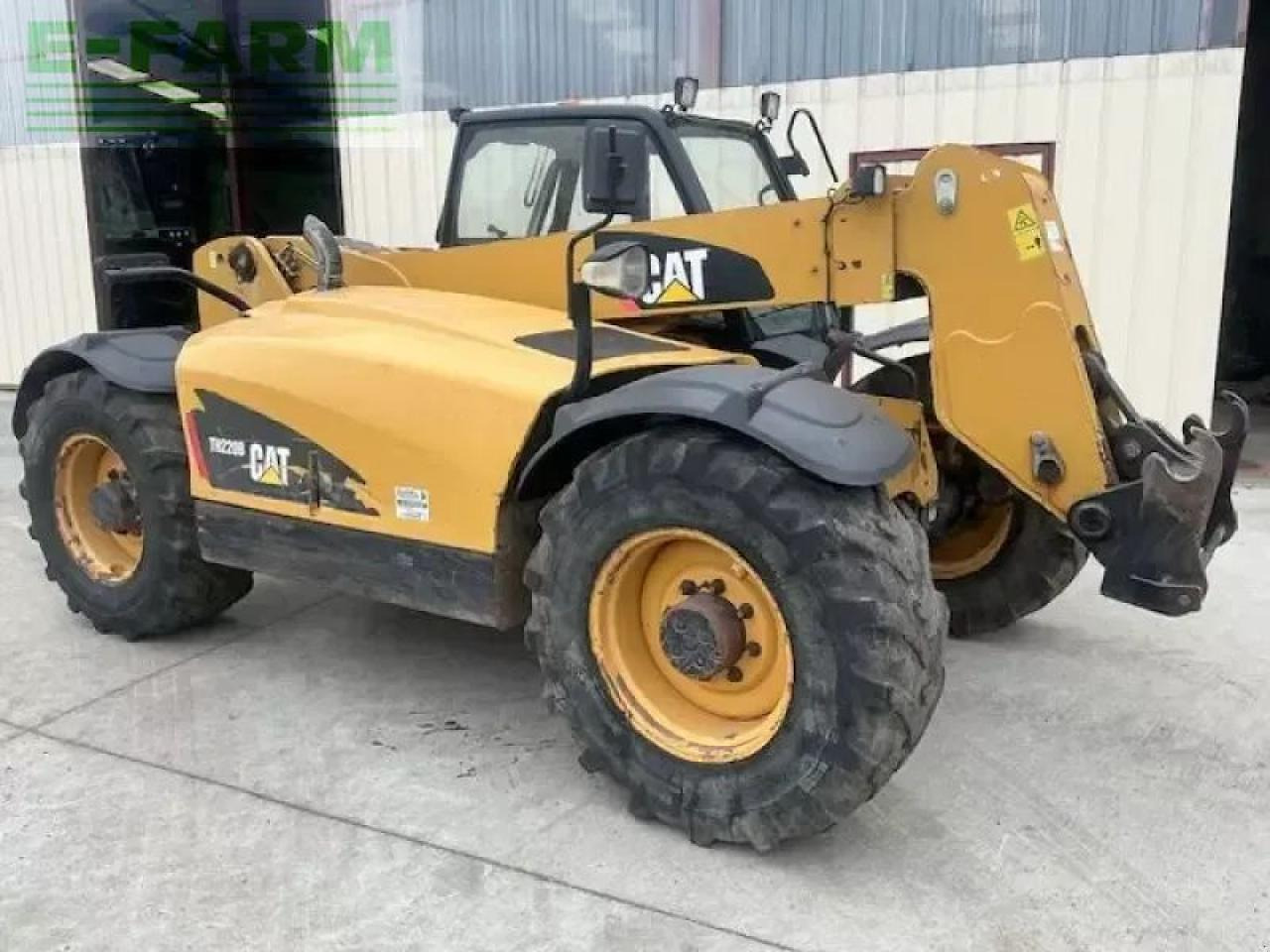 Caterpillar th220bma2 - Teleszkópos rakodó: 1 kép. Caterpillar th220bma2 - Teleszkópos rakodó: 1 kép.