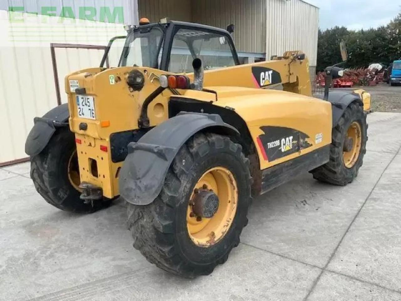 Caterpillar th220bma2 - Teleszkópos rakodó: 4 kép. Caterpillar th220bma2 - Teleszkópos rakodó: 4 kép.