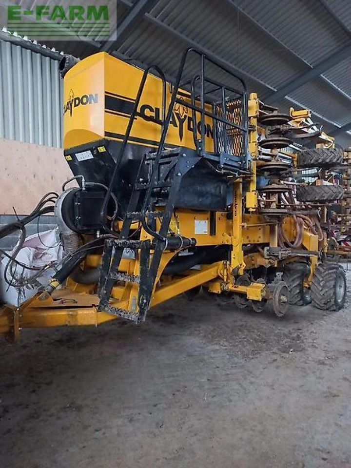 Claydon t6 hybrid s+f - Szemenkénti vetőgép: 1 kép. Claydon t6 hybrid s+f - Szemenkénti vetőgép: 1 kép.