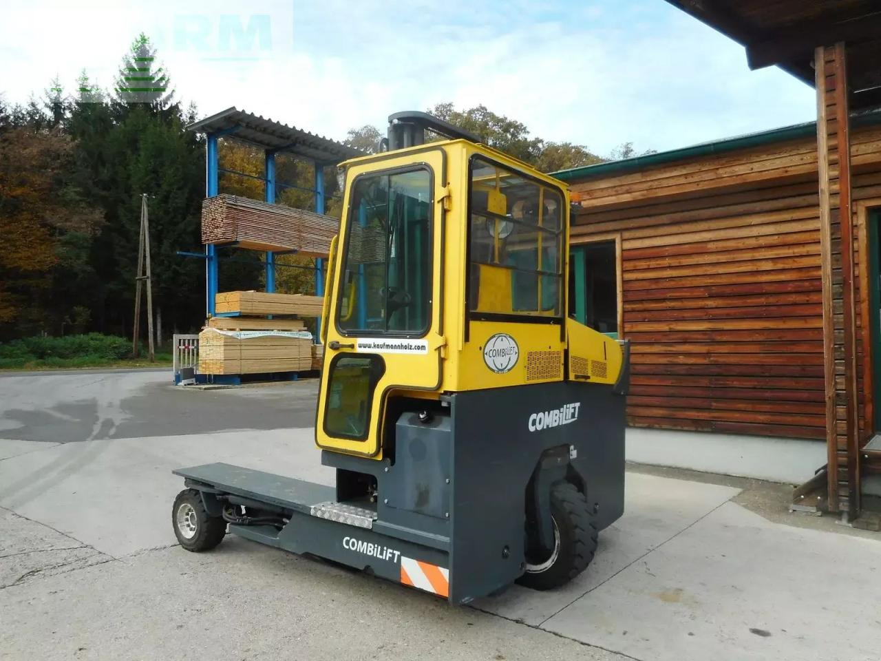 Combilift c4800s diesel allrad 4wege stapler - Villás targonca: 3 kép. Combilift c4800s diesel allrad 4wege stapler - Villás targonca: 3 kép.
