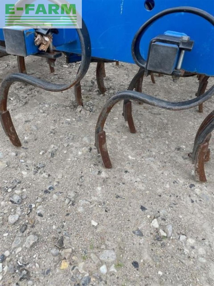 Dalbo cultilift 800 - Kombinált vetőgép: 5 kép. Dalbo cultilift 800 - Kombinált vetőgép: 5 kép.