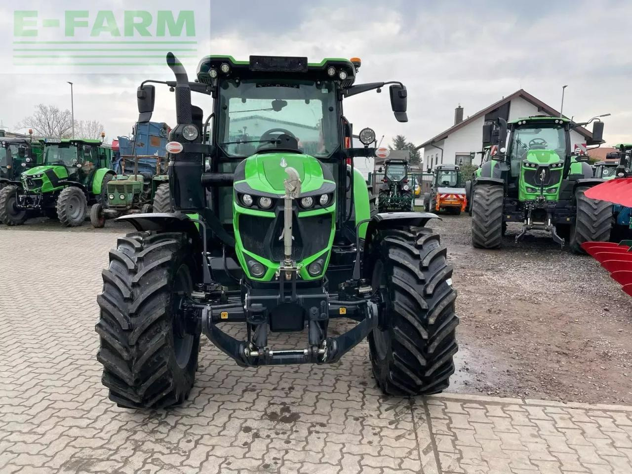 Deutz-Fahr 6115c rv-shift - Traktor: 4 kép. Deutz-Fahr 6115c rv-shift - Traktor: 4 kép.