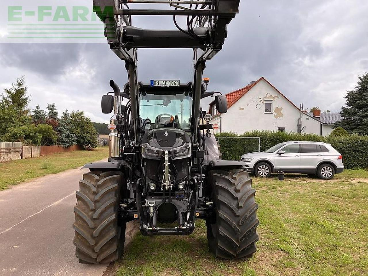 Deutz-Fahr 6135 c ttv mit stoll frontlader TTV - Traktor: 3 kép. Deutz-Fahr 6135 c ttv mit stoll frontlader TTV - Traktor: 3 kép.
