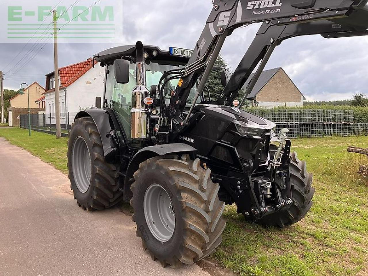Deutz-Fahr 6135 c ttv mit stoll frontlader TTV - Traktor: 4 kép. Deutz-Fahr 6135 c ttv mit stoll frontlader TTV - Traktor: 4 kép.