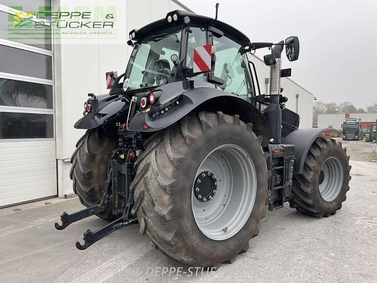 Deutz-Fahr 6210 agrotron ttv warrior - Traktor: 2 kép. Deutz-Fahr 6210 agrotron ttv warrior - Traktor: 2 kép.