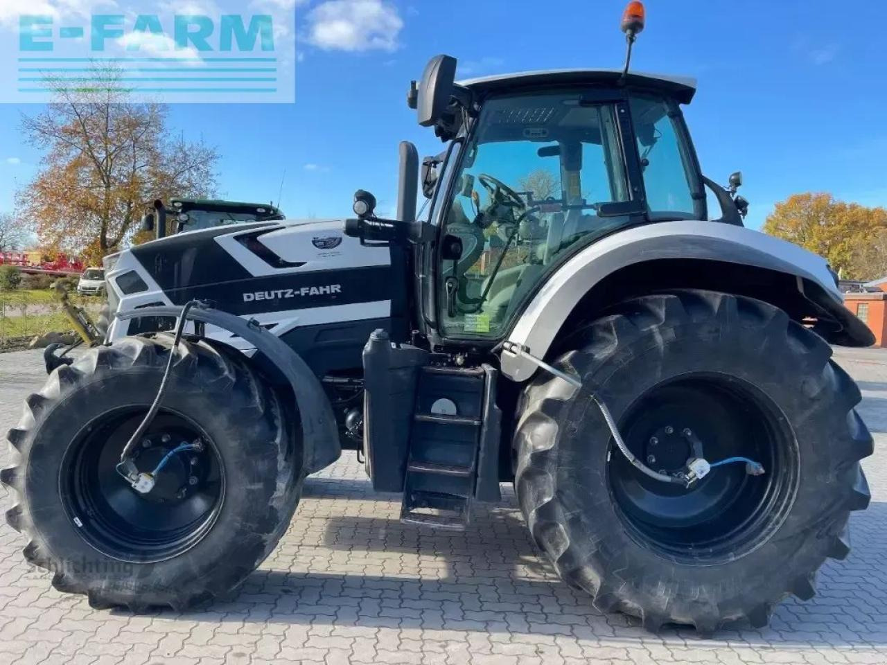 Deutz-Fahr 6215 agrotron ttv - Traktor: 2 kép. Deutz-Fahr 6215 agrotron ttv - Traktor: 2 kép.