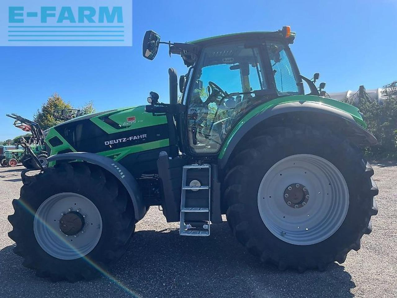 Deutz-Fahr 6215ttv - Traktor: 2 kép. Deutz-Fahr 6215ttv - Traktor: 2 kép.