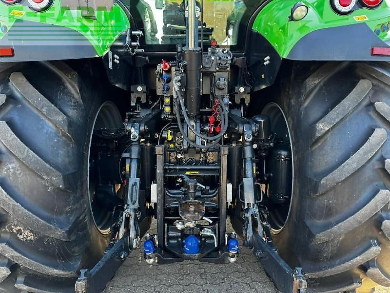 Deutz-Fahr 8280 ttv - Traktor: 5 kép. Deutz-Fahr 8280 ttv - Traktor: 5 kép.