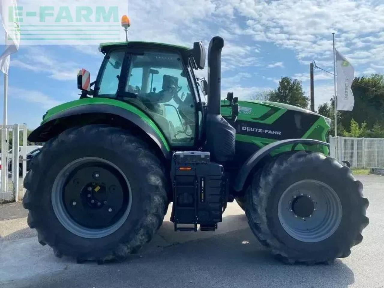 Deutz-Fahr 8280 ttv - Traktor: 4 kép. Deutz-Fahr 8280 ttv - Traktor: 4 kép.