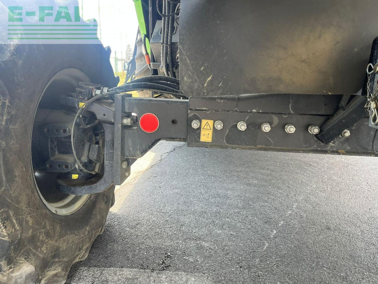 Kombájn Deutz-Fahr C9206 TS: 8 kép. Kombájn Deutz-Fahr C9206 TS: 8 kép.