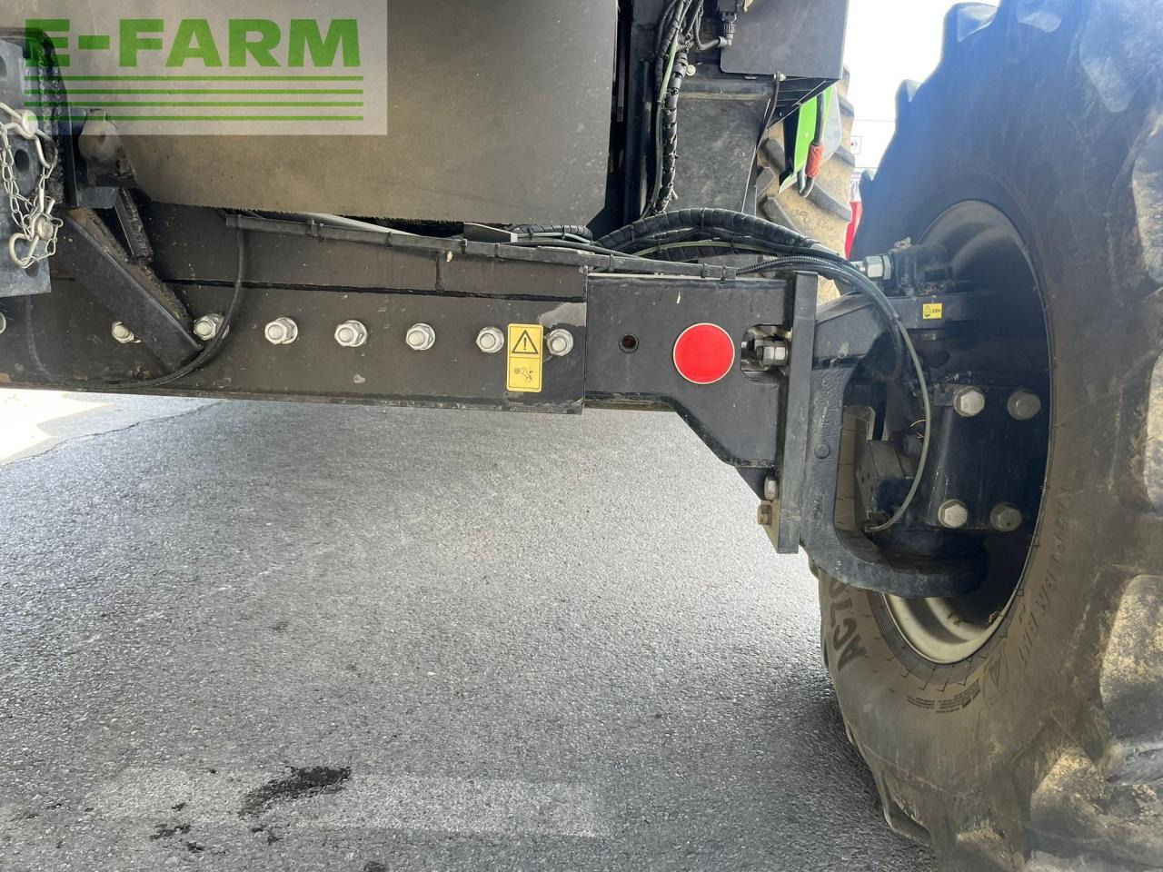 Kombájn Deutz-Fahr C9206 TS: 7 kép. Kombájn Deutz-Fahr C9206 TS: 7 kép.