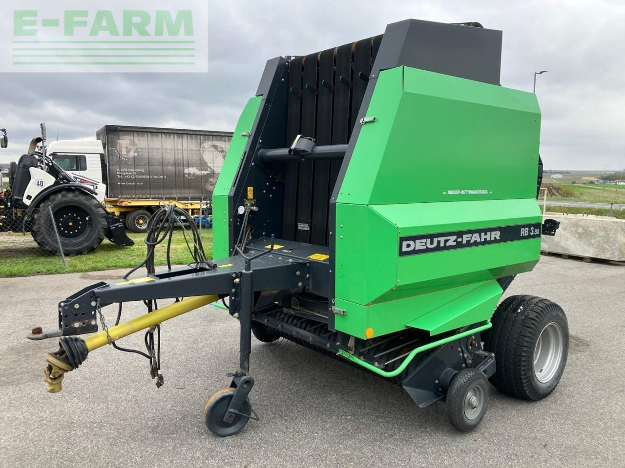 Deutz-Fahr RB 3.80 - Kocka bálázó: 1 kép. Deutz-Fahr RB 3.80 - Kocka bálázó: 1 kép.